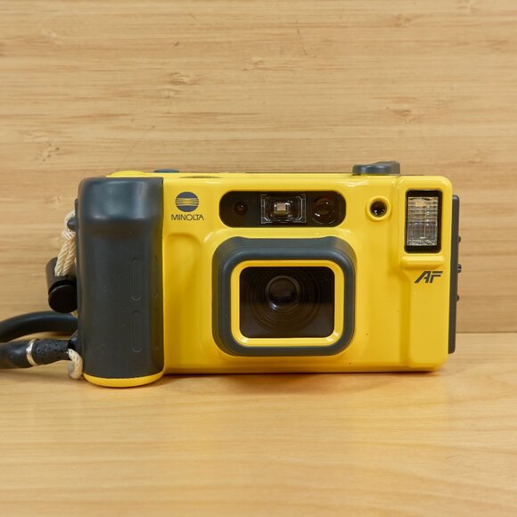 Minolta Weathermatic Dual 35 35mm Film, Underwater, Point and Shoot Camera - Picture 1 of 7